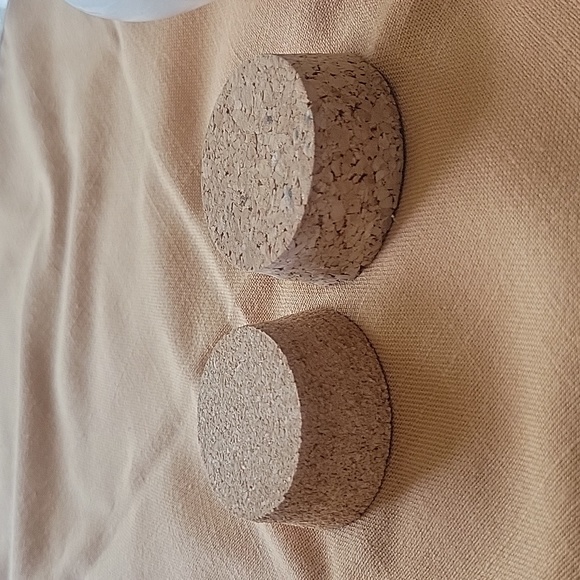 Two super cute small jugs with cork lids - Picture 12 of 15